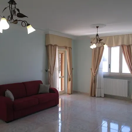 بيت للعطل Casa Vacanze Raffaello ماتينو